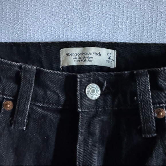 Jeans - Picture 2 of 4